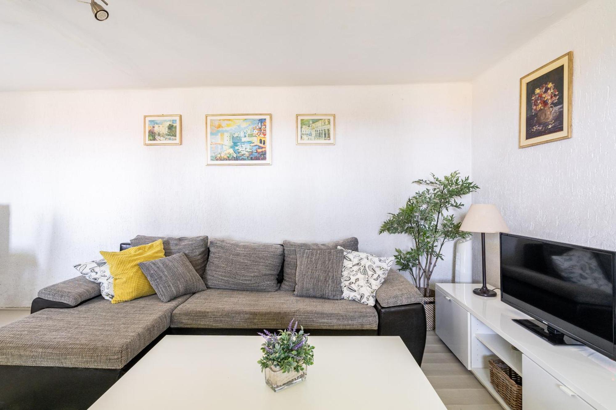 House - Private House With Seaview Appartamento
